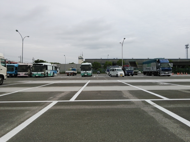 横浜市金沢区幸浦2丁目 並木中央駐車場 大型トラック 横浜市金沢区幸浦2 1 1 賃貸 月極駐車場 ガレージ 駐輪場 駐車場どっとこむ神奈川